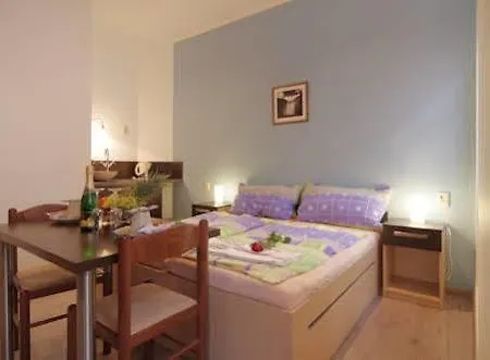 Dvorakova 3*